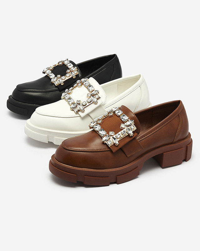 OUTLET Бели дамски мокасини със златен орнамент Coriol - Обувки