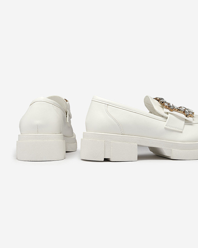 OUTLET Бели дамски мокасини със златен орнамент Coriol - Обувки